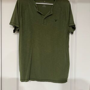 American Eagle Outfitters Olive Short Sleeve Tee